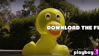 Seductive big bootie mom babes looks beautiful