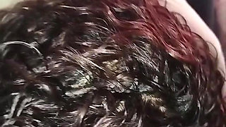 Madrastra morena culona chupando polla