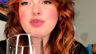 amateur redhead washing her pussy in the tub show the