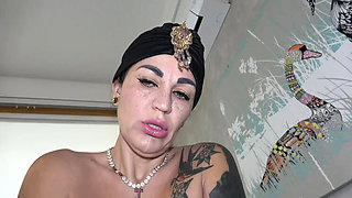 Married Arab Real Estate Agent in Hijab Fucked by Muslim Client