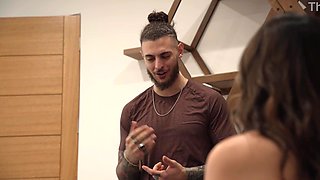 Roomate's Big-chested GIRLFRIEND is praying to perceive wanted - Violet Starr