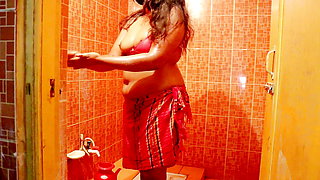 Desi bhabi bathing & sexy talking