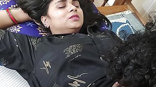 Shirt and lungi removal and underwear only ass lick and boobs kiss hot romance of Vaishnavy and Sharun Raj, Mallu hot couple