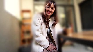 Amateur Asian College Teen Gives Blowjob