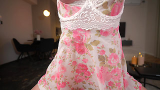 Went to fix her laptop, my girlfriend's horny friend dropped to her knees and I gave her a facial