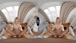 Naomi's luscious love tunnels engulf in VR