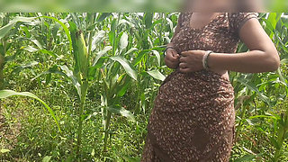 Step-sister-in-law persuaded brother-in-law to have sex by taking off her clothes in front of her brother-in-law in the open field