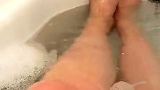 Amateur hottie solo masturbation