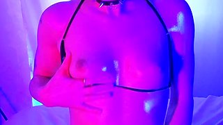 Cute amateur webcam teen girl toying pussy on webcam