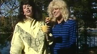 Hallo Retro Movie With Sharon Kane And Tanya Fox