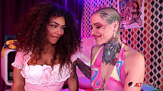 Award winning Tran Superstar Eva Maxim fucks Titi Ramone to a huge climax - AltErotic