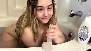 Solo Teen Using Toys Hairbrush and Finger Free Porn