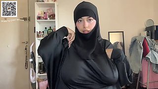 Bubblesincolourge Huge Tits JOI - Muslim American Teen Slut Shows Big Natural Boobs