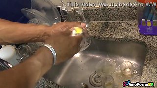 After lunch, the wifey would go to the apartment, leaving her spouse and daughter-in-law washing the dishes.
