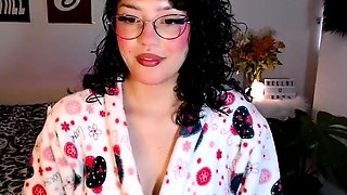 Hot brunette from squirt masturbating on webcam