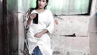 Boyfriend ko call kar ke ghar pe bulaya