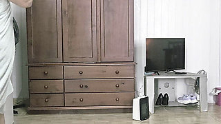 MILF Masturbates Herself After a Shower