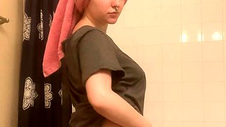 Pregnant Redhead Webcam Masturbation