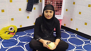 Desi Muslim Bhabi New Room Me Rehne Aai Padosi Ne Bhabi ko Pele din Me hi Choda