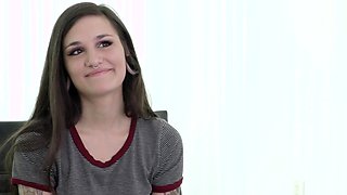 TATTOOED CUTIE LUNA LOVELY PUSSY LICKED AND FISTED TO