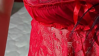 A Married Saudi Woman Gets Fucked in Her Husband's Absence on the Occasion of Valentine's Day