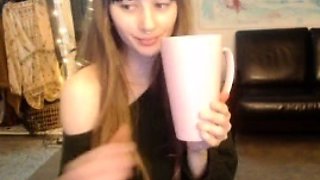 Cute blonde amateur webcam teen masturbating