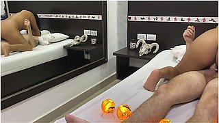 Dulce O Truco Una Polla Entre Mis Tetas. Halloween Sexo Duro