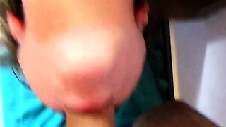 Deutsche MILF auf den Kopf gestellt, tiefer Oralsex
