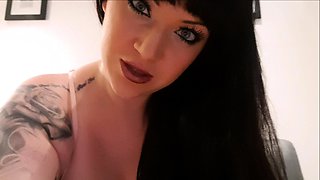 Blonde tight pussy babe solo toy fun in glamour masturbation