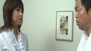 P123G03 The soba restaurant found out that she was masturbating according to the screen while watching AV...