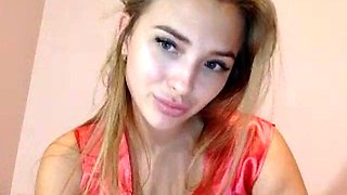Beautyful webcam babe with perfect ass