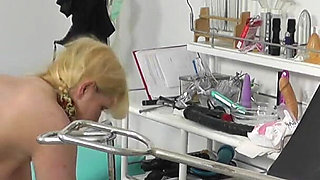 Mature gyno fetish - perverted gynecologist records his mature female patient on camera