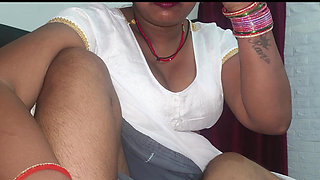 Hot Bhabhi with Big Boobs Taken to Room