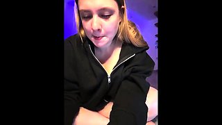 Busty Teen Fingering Her Pussy On Cam