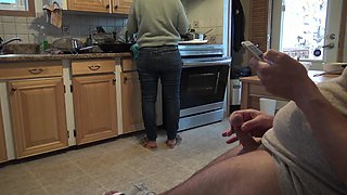 Watching Hardcore Porn Until I Cum Hard While My Stepsister Is Cooking