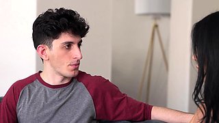 Cojiendo Con Mi MamÃ¡ Brunette En El SofÃ¡ De Casa