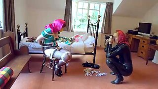 Ariel Anderssen Pervy Scarf Photographer Ties Zoe - Bondage