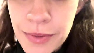 Amateur webcam babe dildo masturbation