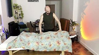 Mind-blowing and loosening bare rubdown