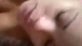 Esposa mamando mientras el cornudo graba - Amateur Cuckold