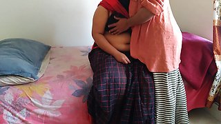 Sexy Aunty Destroyed Pussy on Bed