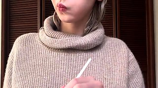 Trans girl does her makeup