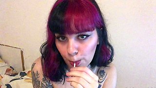 Jodi Amateur Redhead Uses The Vibraking Toy