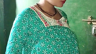 I Have Sex for My Indian Girlfriend and Show Her My Cock Which Is Better