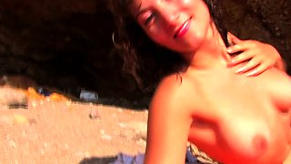 French amateur threesome ffm at the beach with skinny teens