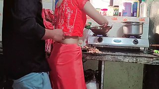 Kitchen Me Kam Karate Samy Bhabhi Ko Sahab Ne Chod Diya Hard Fucking