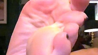 Beauty small tit amateur teen masturbating her shaved pussy