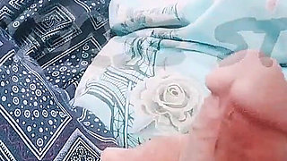 Desi Bhabhi's wild handjob with hot hands & boobs fully exposed, you will lose control as soon as you see them!