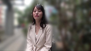 最上級美人保険屋さんが登場！エロ過ぎるオーラ！セールスで鍛えたテクニックで暴発寸前