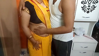 Indian Cute Bhabhi Having Romance